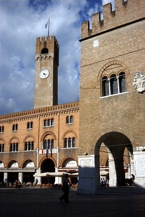 Treviso - Storico Palazzo dei Trecento e Piazza dei Signori